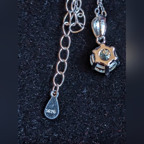 1 carat t.w. new round necklace - Picture 4 of 7